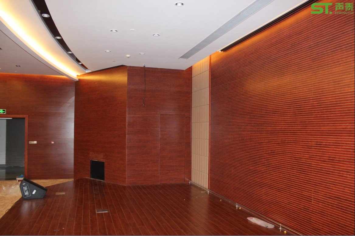 木皮面槽木吸音板(圖2) 木皮面槽木吸音板(圖2)