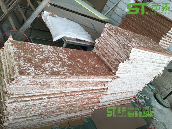 聲泰/廣東【布藝,空間吸聲體】吸音軟包生產(chǎn)車(chē)間(圖2)